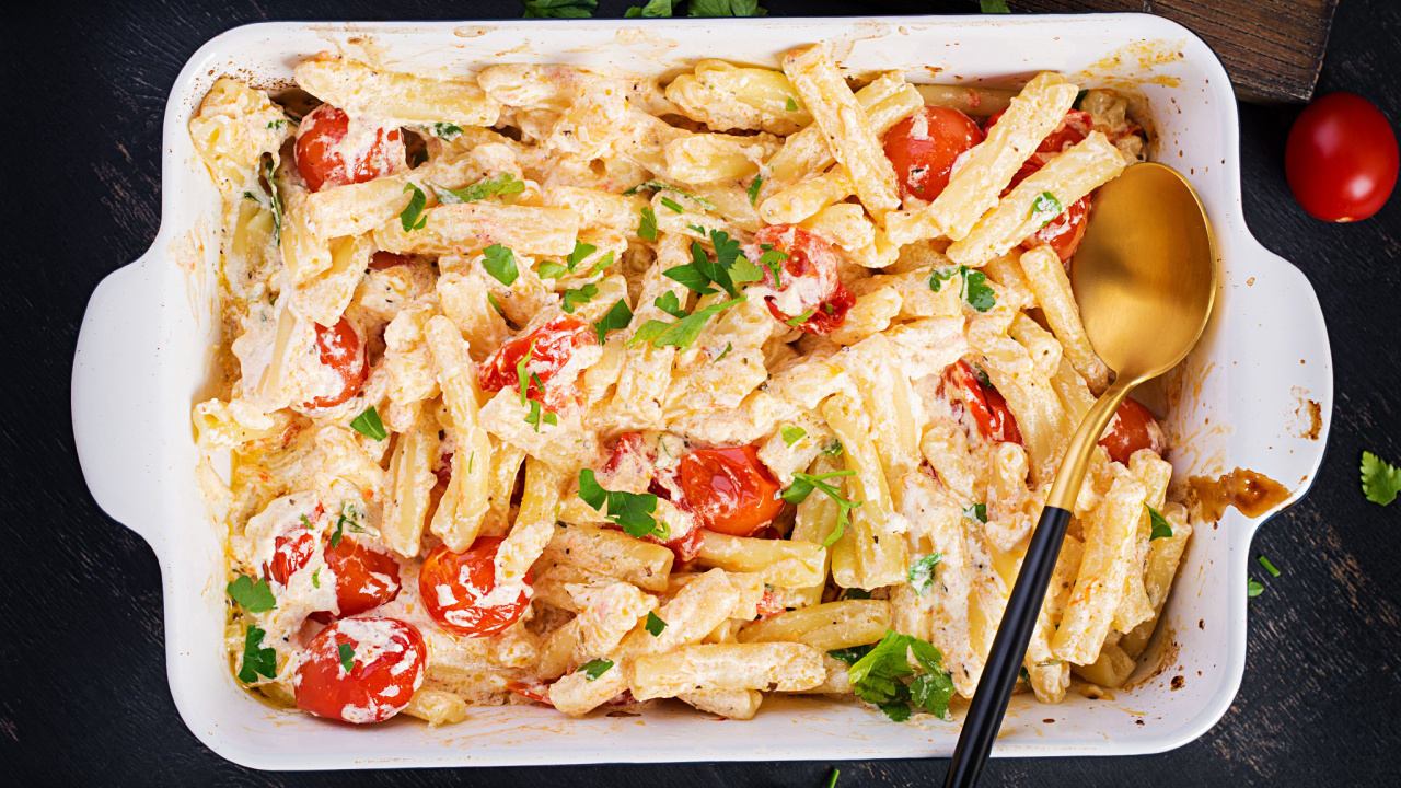 Makaronai su feta ir pomidorais